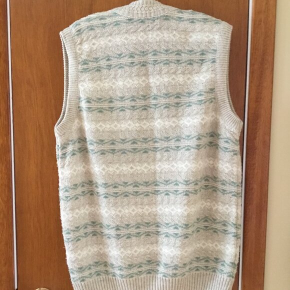 Vest - Picture 2 of 3